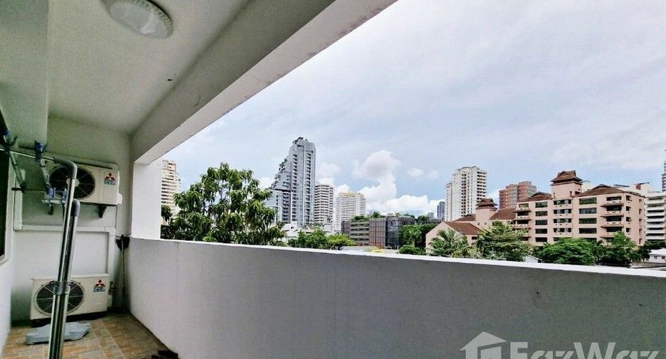 For rent 3 bedrooms condo in Watthana, Bangkok