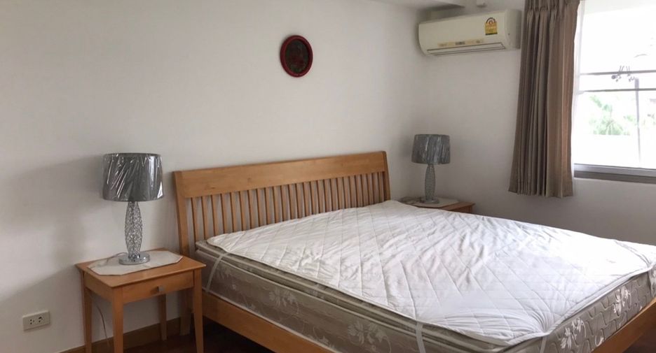 For rent 3 bedrooms condo in Watthana, Bangkok