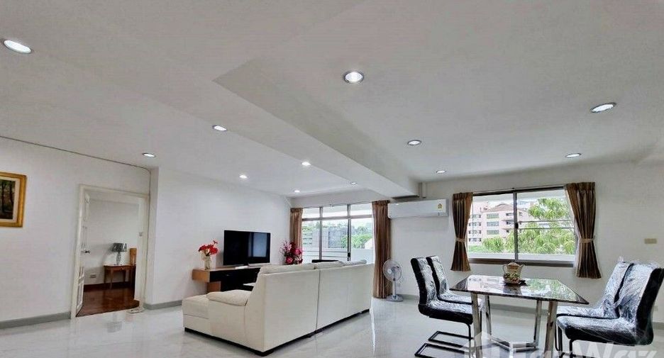 For rent 3 bedrooms condo in Watthana, Bangkok