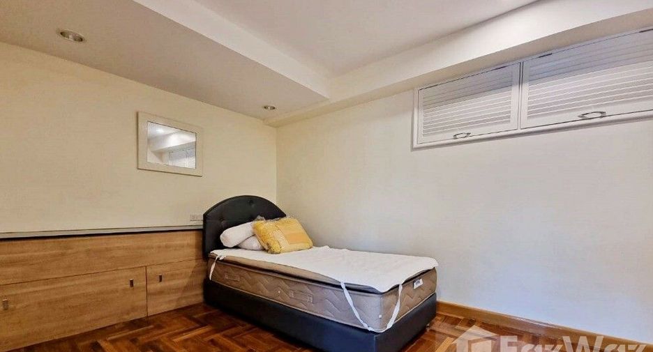 For rent 3 bedrooms condo in Watthana, Bangkok