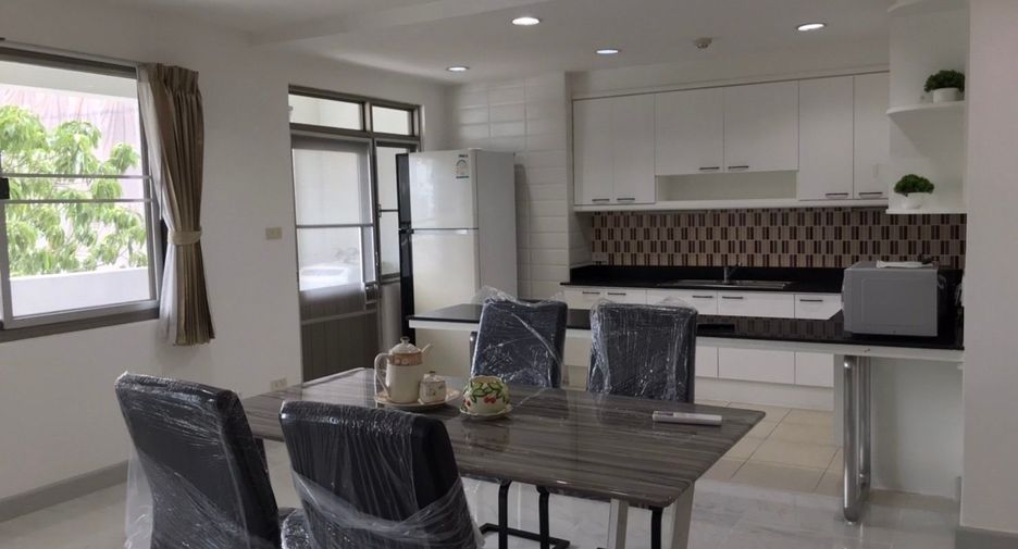 For rent 3 bedrooms condo in Watthana, Bangkok