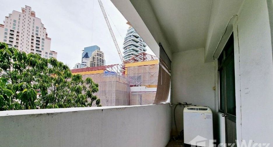 For rent 3 bedrooms condo in Watthana, Bangkok