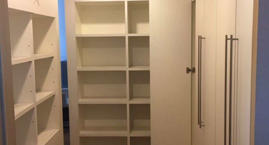 Condo en alquiler de 3 habitaciones en Watthana, Bangkok