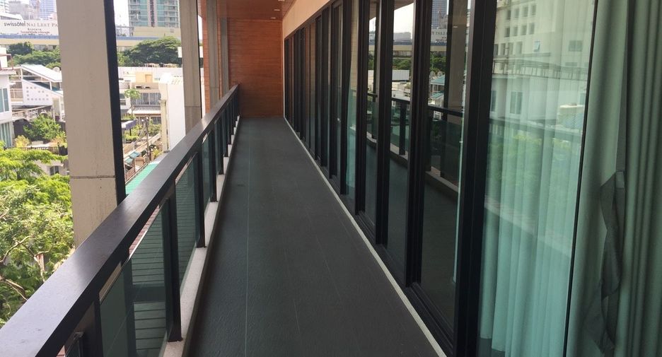 Condo en alquiler de 3 habitaciones en Watthana, Bangkok