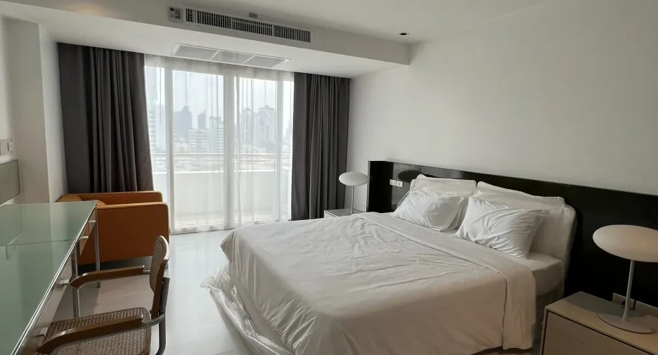 For rent 1 bed condo in Watthana, Bangkok