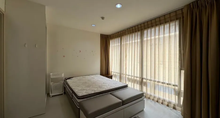 For rent 1 bed condo in Khlong Toei, Bangkok