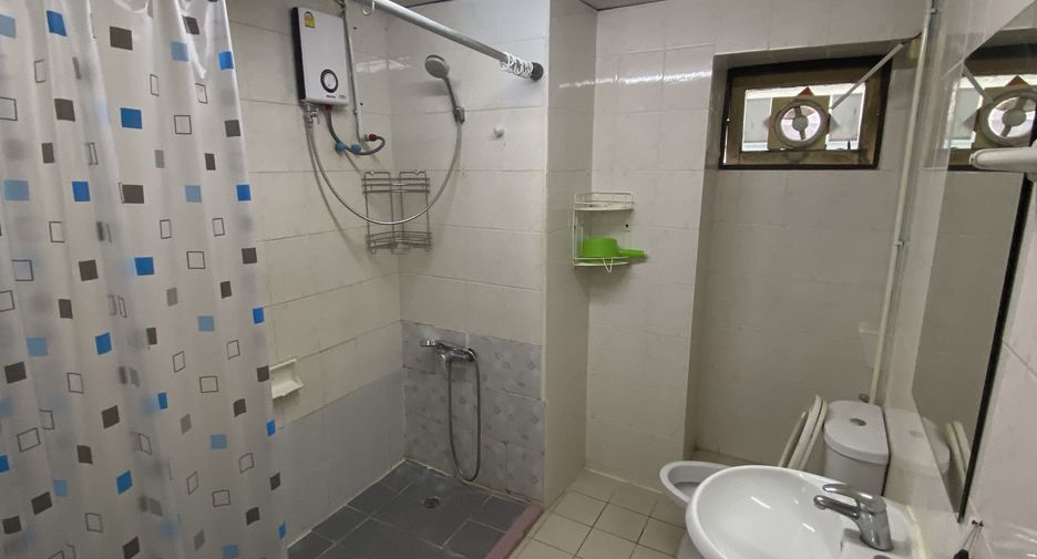Wohnung zur Miete mit 2 Zimmer in Khlong Toei, Bangkok