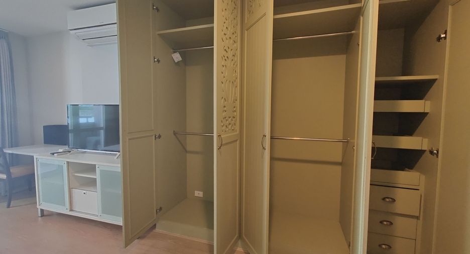 For rent studio condo in Bang Rak, Bangkok