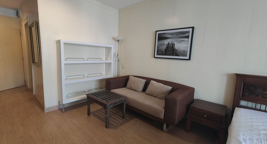 For rent studio condo in Bang Rak, Bangkok