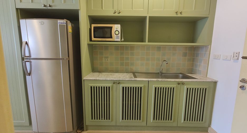 For rent studio condo in Bang Rak, Bangkok