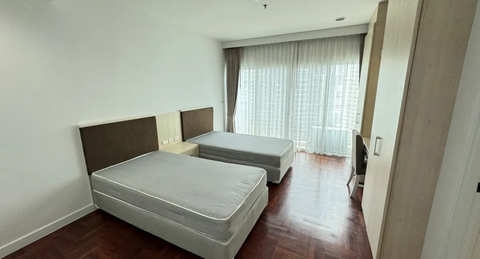 For rent 3 ベッドルーム apartment in Khlong Toei, Bangkok