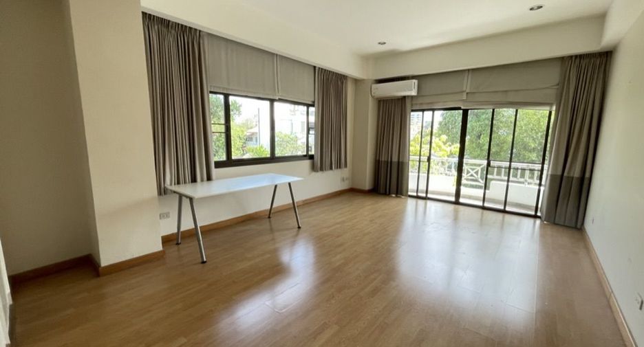 Apartamento en alquiler de 4 habitaciones en Watthana, Bangkok