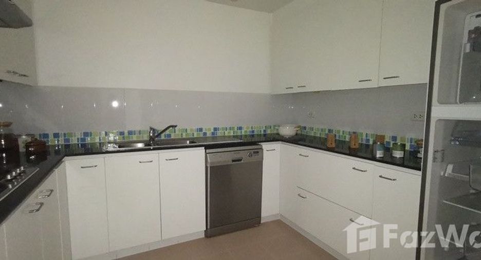 For rent 3 bedrooms condo in Sathon, Bangkok