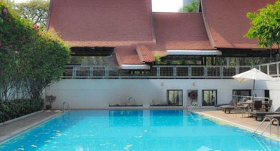 For rent 3 bedrooms condo in Sathon, Bangkok