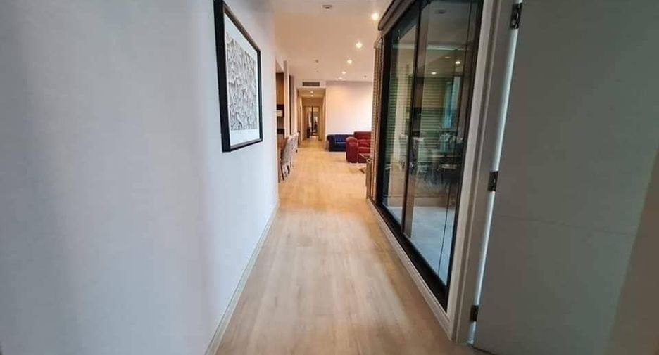 Condo en alquiler de 4 habitaciones en Watthana, Bangkok