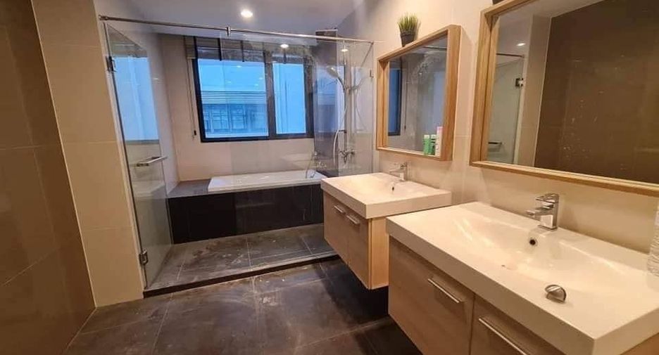 Condo en alquiler de 4 habitaciones en Watthana, Bangkok