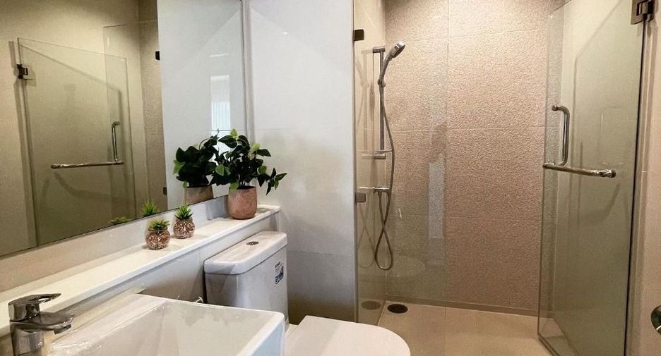 For rent 2 bedrooms condo in Phra Khanong, Bangkok