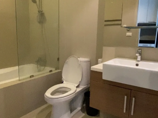 Wohnung zur Miete mit Studio in Khlong Toei, Bangkok