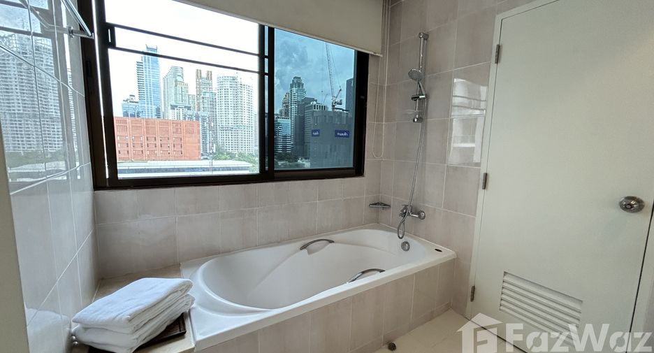 For rent 3 bedrooms apartment in Pathum Wan, Bangkok