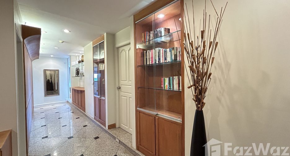 For rent 3 bedrooms apartment in Pathum Wan, Bangkok