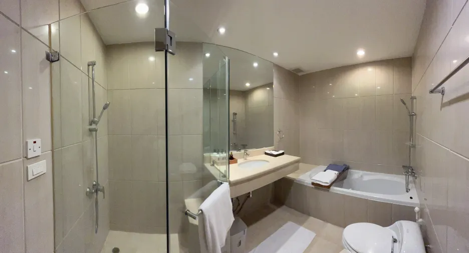 For rent 3 bedrooms apartment in Pathum Wan, Bangkok