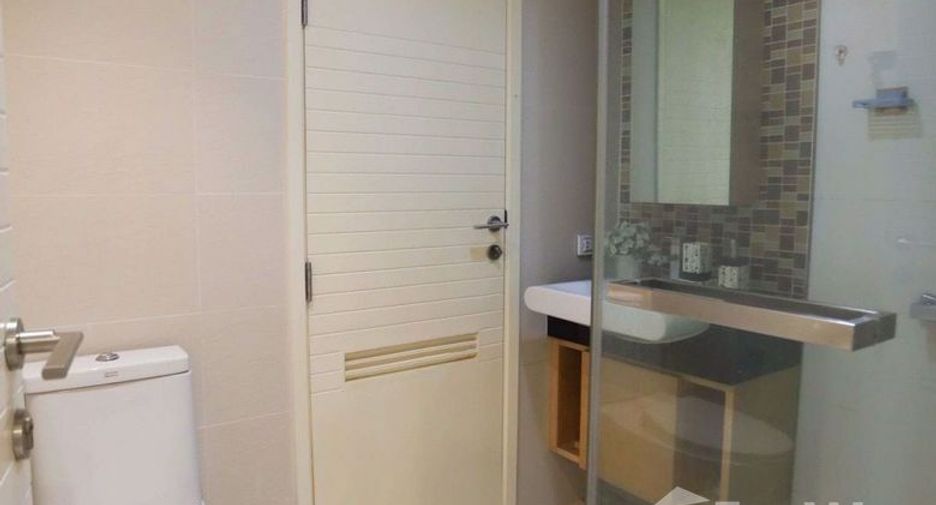 For rent 2 bedrooms condo in Sathon, Bangkok