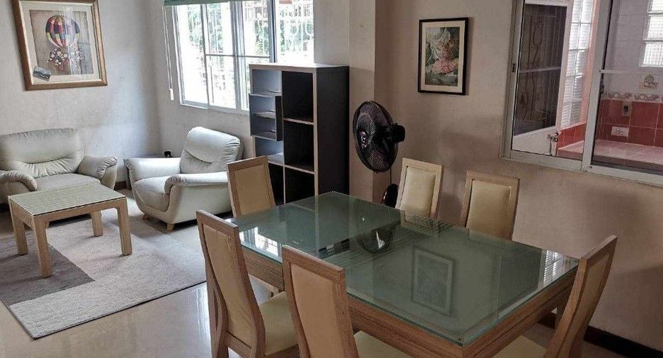 For rent 3 bedrooms house in Lat Phrao, Bangkok