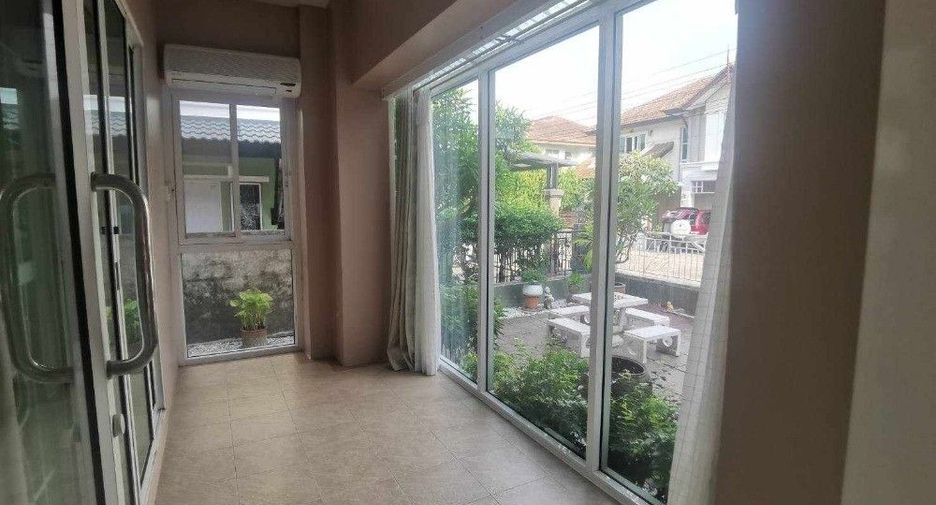 For rent 3 bedrooms house in Lat Phrao, Bangkok