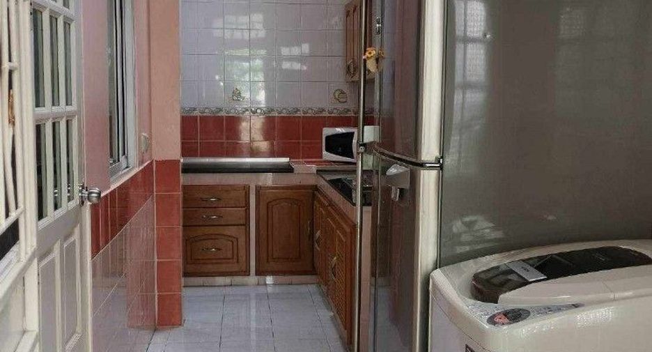 For rent 3 bedrooms house in Lat Phrao, Bangkok