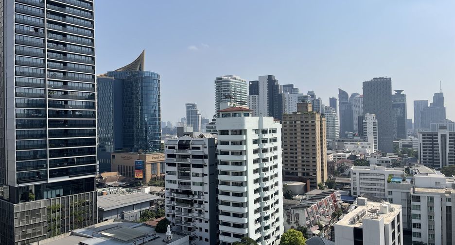 For rent 3 bedrooms apartment in Watthana, Bangkok