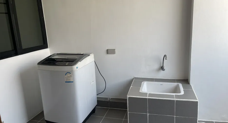 For rent 3 bedrooms apartment in Watthana, Bangkok
