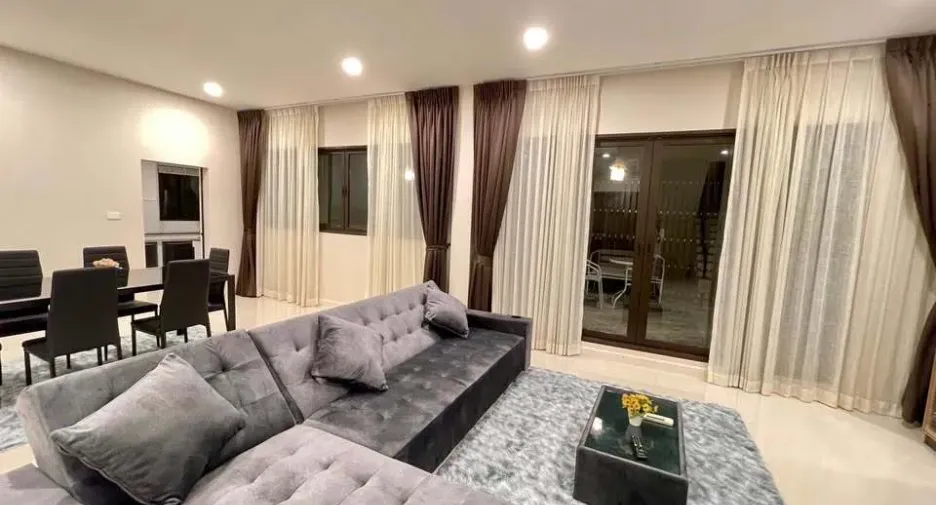 For rent 5 bedrooms house in Sai Mai, Bangkok