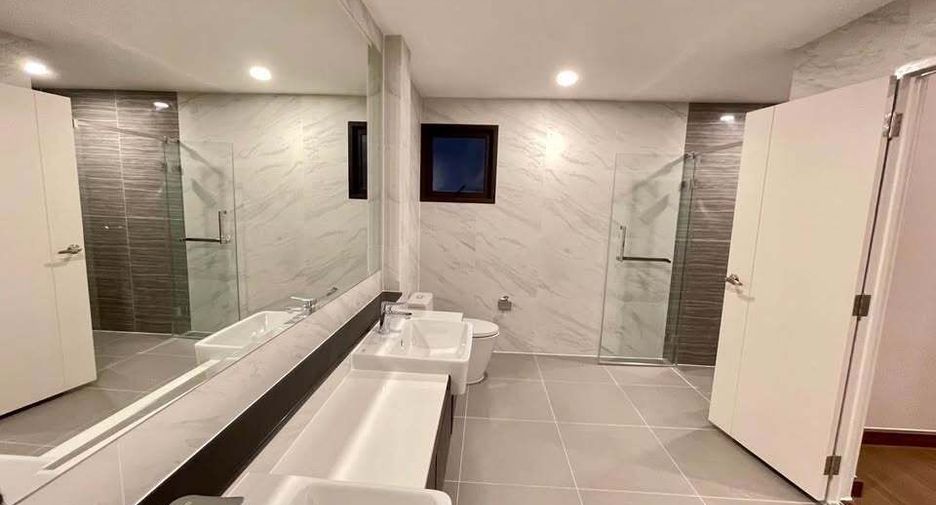 For rent 5 bedrooms house in Sai Mai, Bangkok