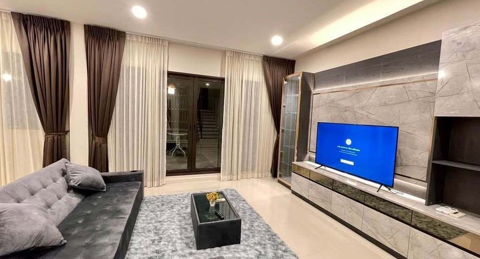 For rent 5 bedrooms house in Sai Mai, Bangkok
