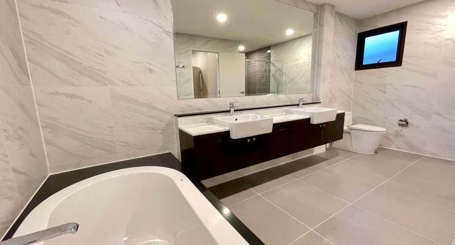 For rent 5 bedrooms house in Sai Mai, Bangkok