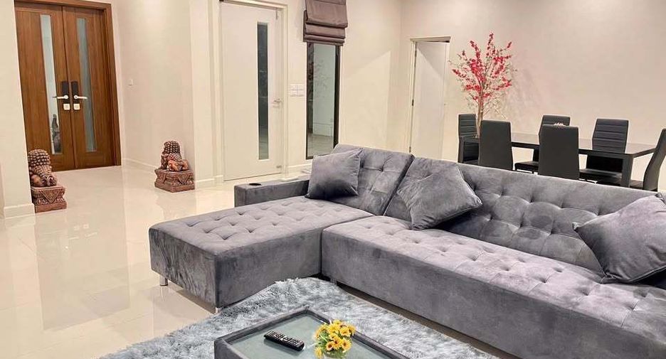 For rent 5 bedrooms house in Sai Mai, Bangkok