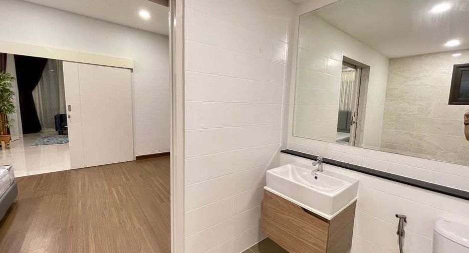 For rent 5 bedrooms house in Sai Mai, Bangkok