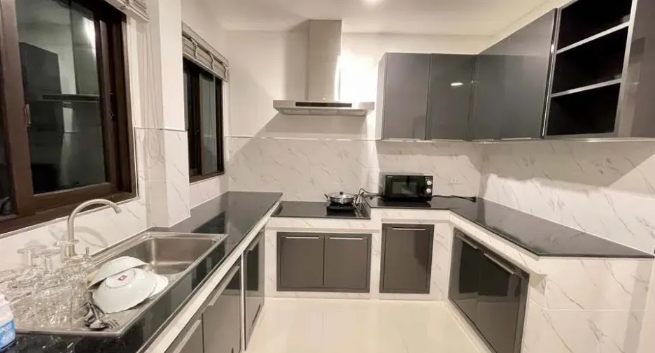 For rent 5 bedrooms house in Sai Mai, Bangkok