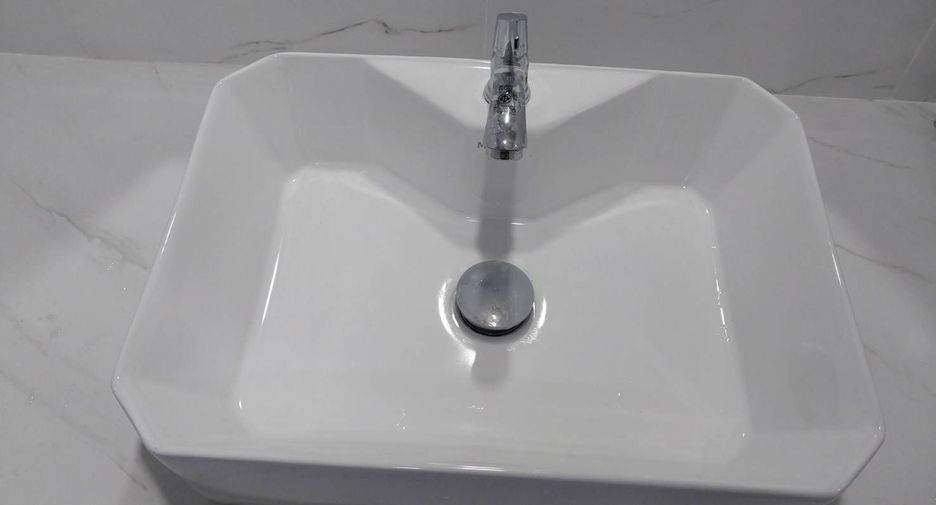 For rent 1 bed condo in Huai Khwang, Bangkok