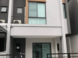 Reihenhaus zur Miete mit 3 Zimmer in Bang Phli, Samut Prakan