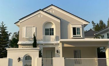 Casa en alquiler de 3 habitaciones en Bang Phli, Samut Prakan