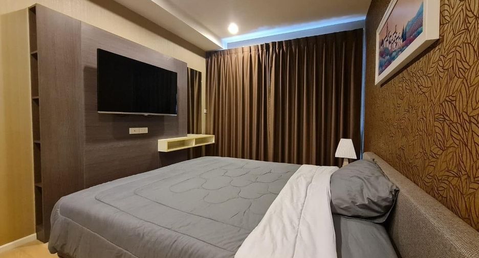 For rent 2 bedrooms condo in Watthana, Bangkok