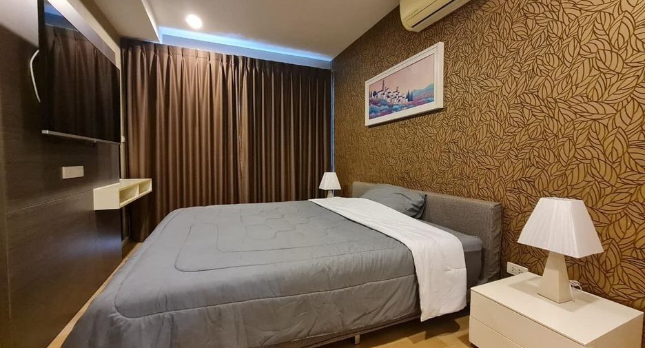 For rent 2 bedrooms condo in Watthana, Bangkok