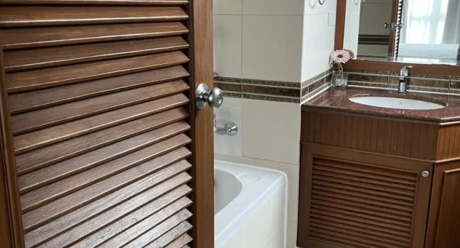 For rent 2 bedrooms condo in Pathum Wan, Bangkok