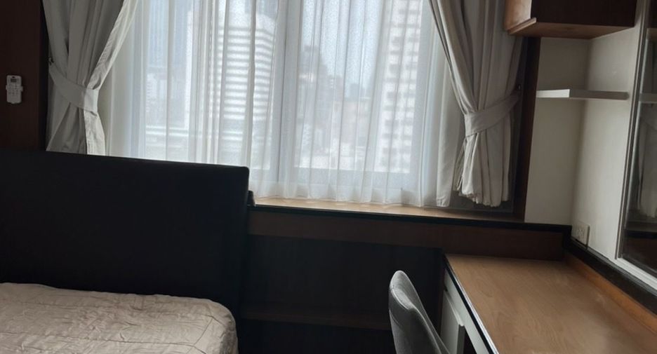 For rent 2 bedrooms condo in Pathum Wan, Bangkok