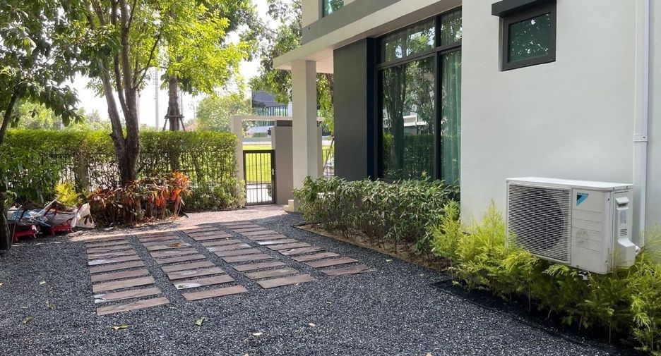 Casa en alquiler de 5 habitaciones en Bang Kapi, Bangkok