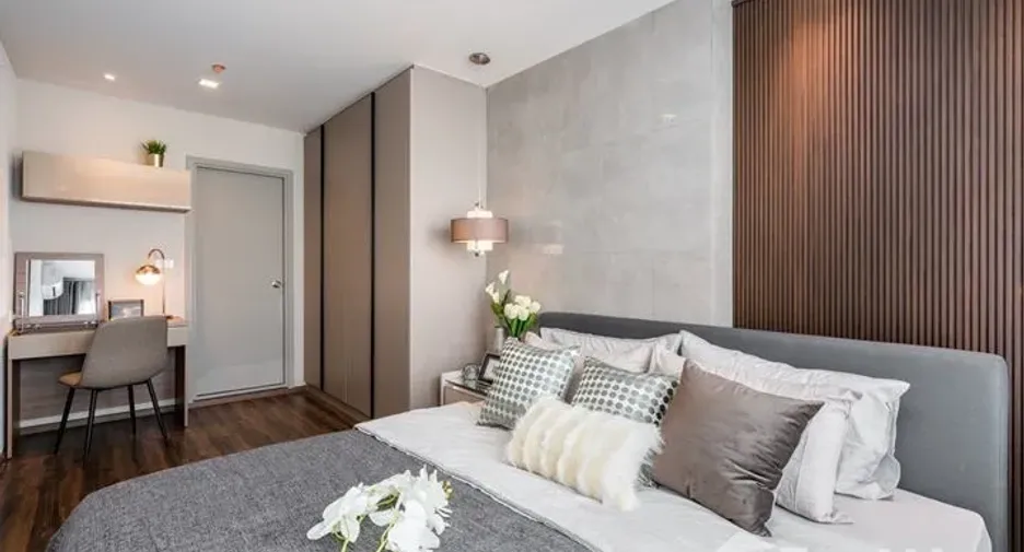 For rent 2 bedrooms condo in Phra Khanong, Bangkok