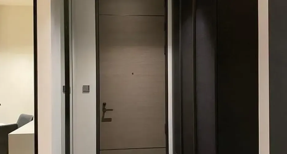 For rent 2 bedrooms condo in Pathum Wan, Bangkok