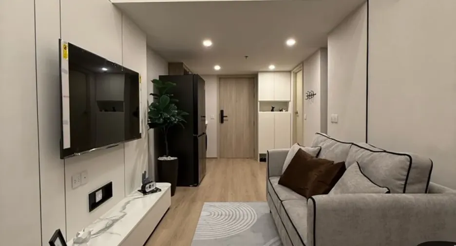 For rent 2 bedrooms condo in Khlong Toei, Bangkok