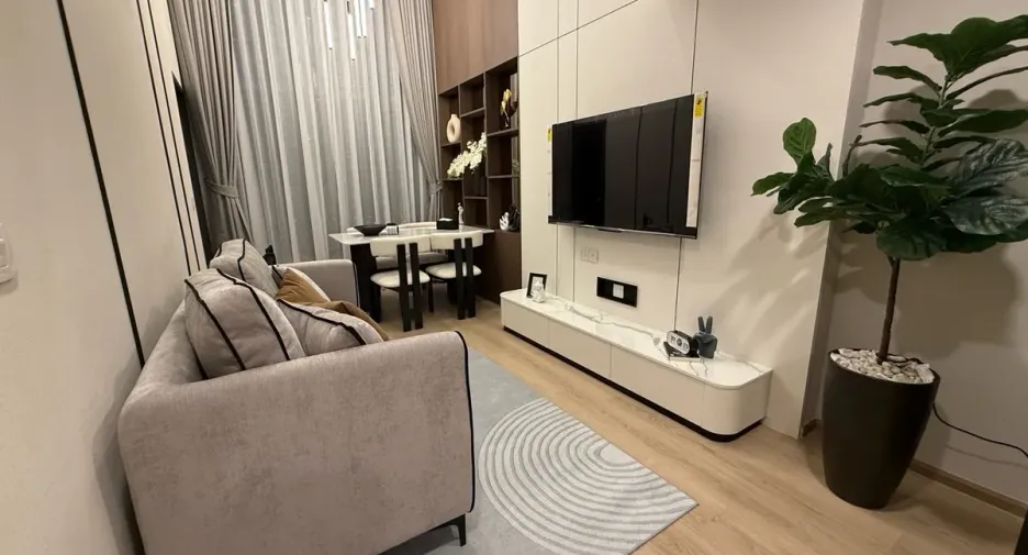 For rent 2 bedrooms condo in Khlong Toei, Bangkok